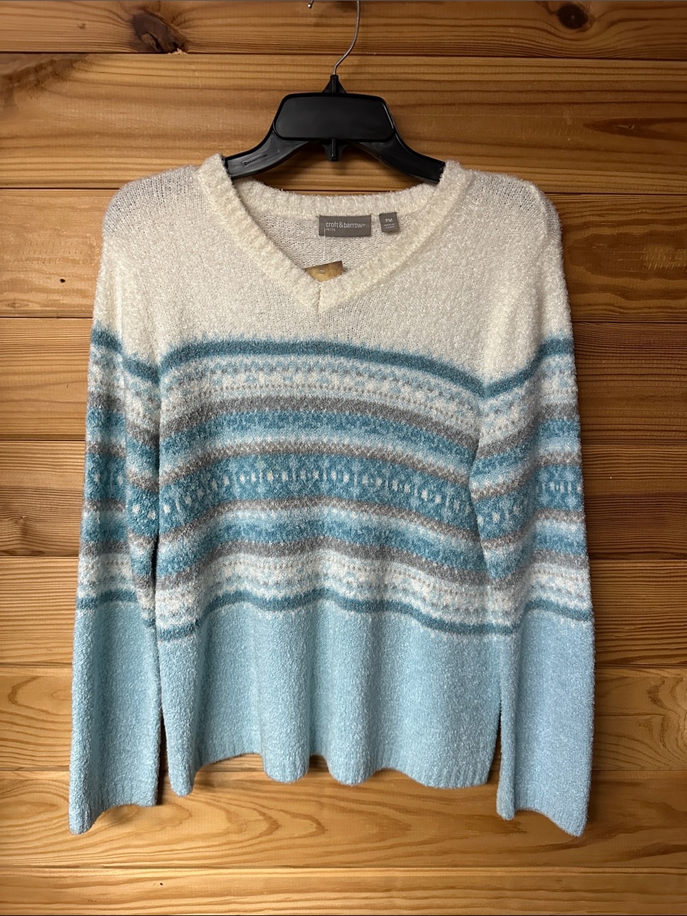 Croft & Barrow Women's Cream and Light Blue Striped V-Neck Sweater Size PM
